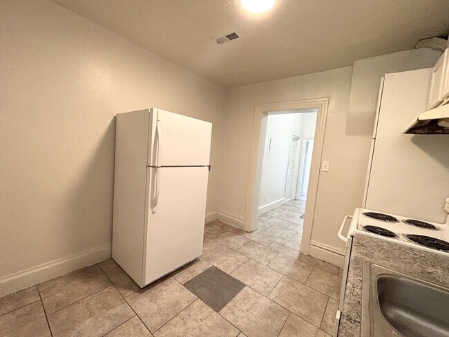 Building Photo - 61 S 800 W