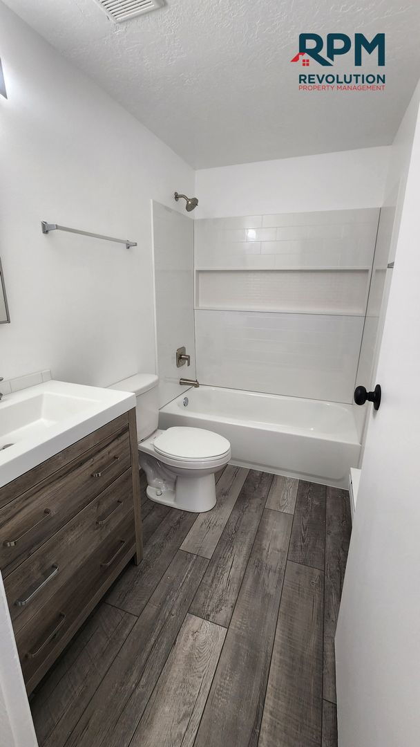 Building Photo - 3 BEDROOM UNIT IN WASHINGTON TERRACE
