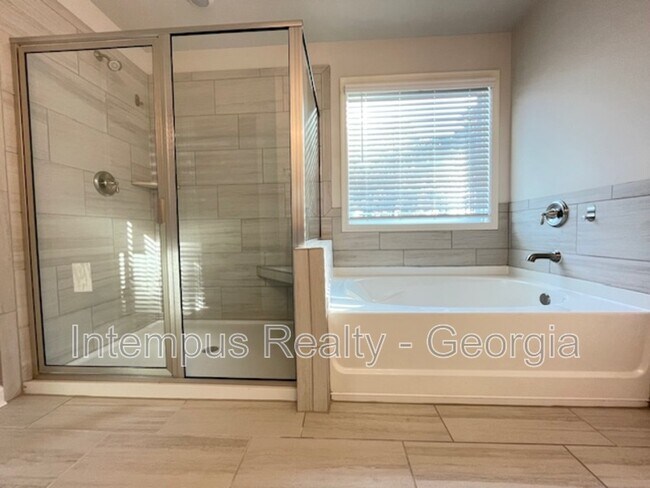 Building Photo - 44 Garnet Dr