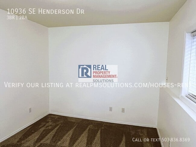 Building Photo - 10936 SE Henderson Dr