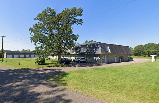 Building Photo - 2 Bedroom, 1.5 Bathroom Apartment In Secur...