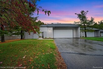 Building Photo - 2819 Monte Vista Ave