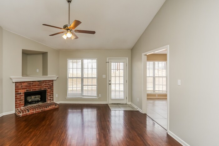 Building Photo - 9939 Greenalder Cove N