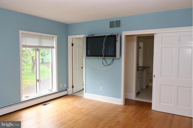Building Photo - Secluded Country Retreat with Picturesque ...