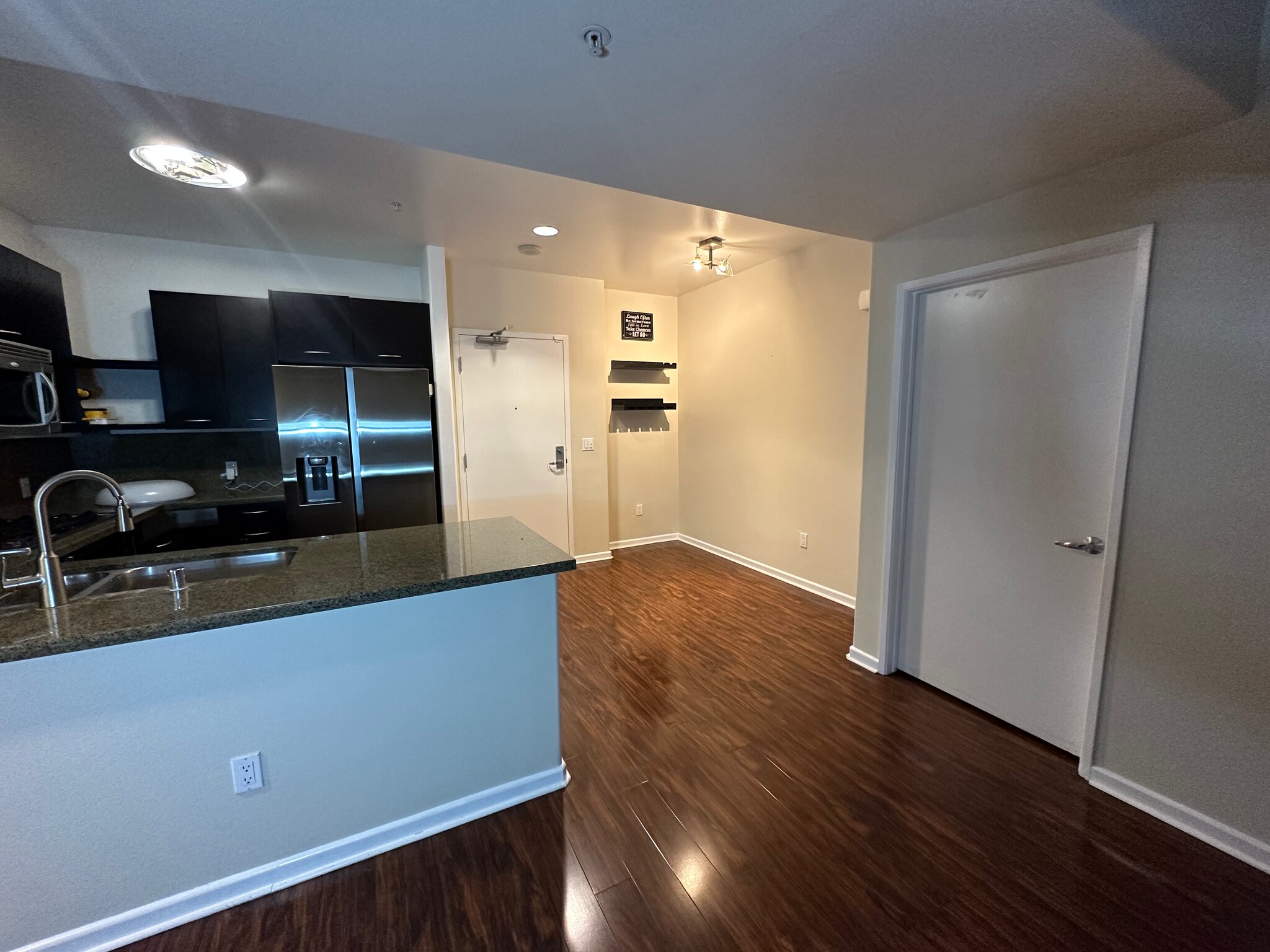 Dining Area - 250 N 1st St