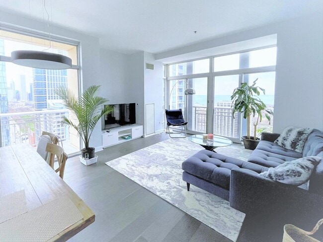 Building Photo - 1400 S Michigan Ave