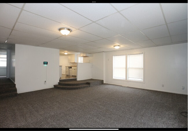 Building Photo - 2861 S Roena St