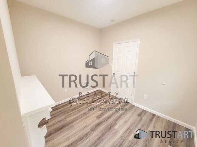 Building Photo - 2538 N Gratz St