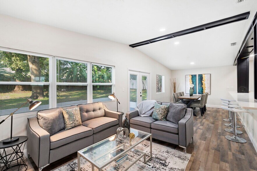 Building Photo - 505 Lake Shore Dr