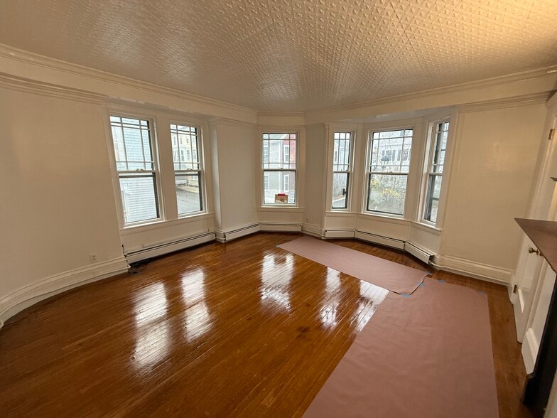 Building Photo - 25 Leyden St