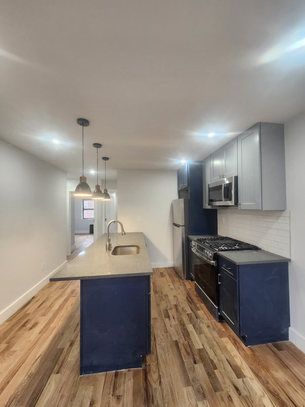 Building Photo - 1424 E 102nd St