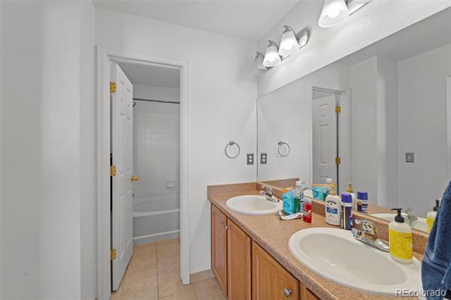Building Photo - 5521 Cross Creek Dr