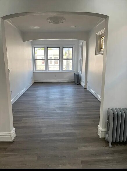 Building Photo - 275 Linden Ave