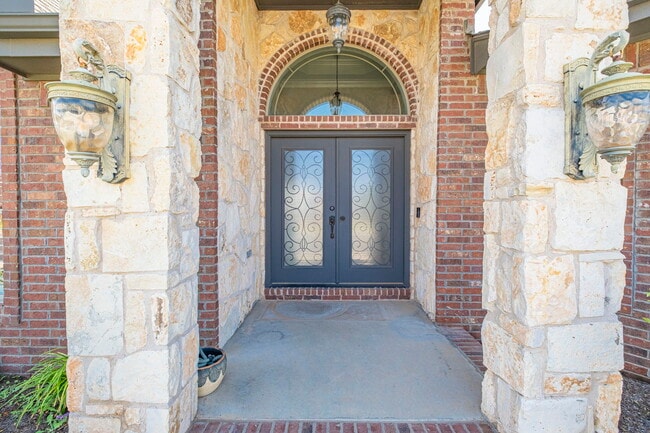 Building Photo - 2903 Savoy Pl