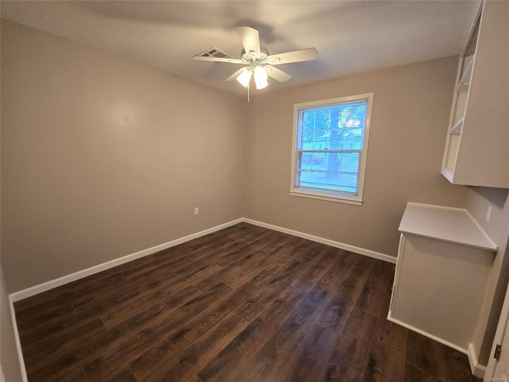 Building Photo - 3540 Farwood Dr