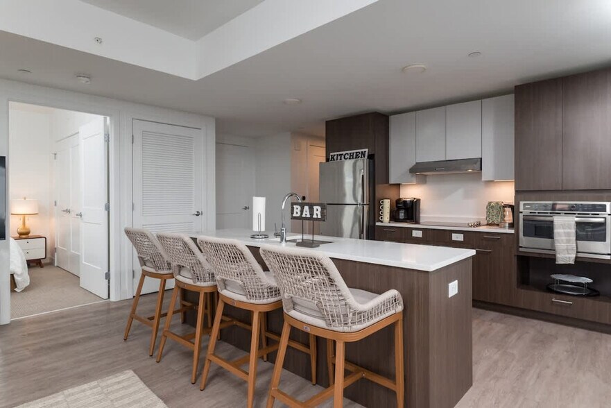 Building Photo - 425 Massachusetts Ave