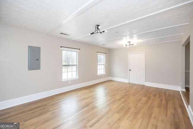 Building Photo - 641 Honey Creek Rd