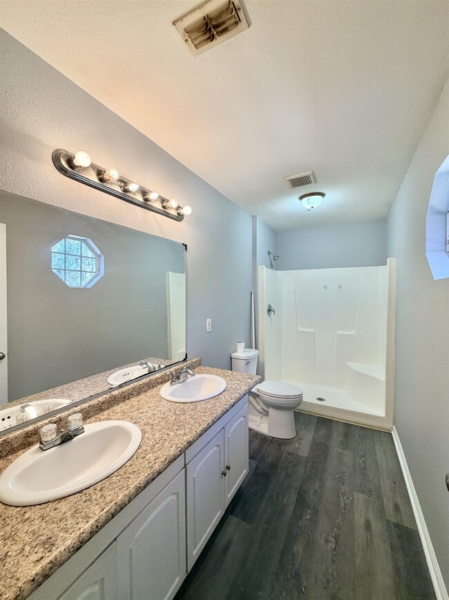 Building Photo - 1444 Balboa Dr