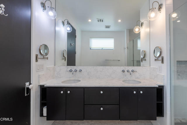 Building Photo - 5150 Loleta Ave