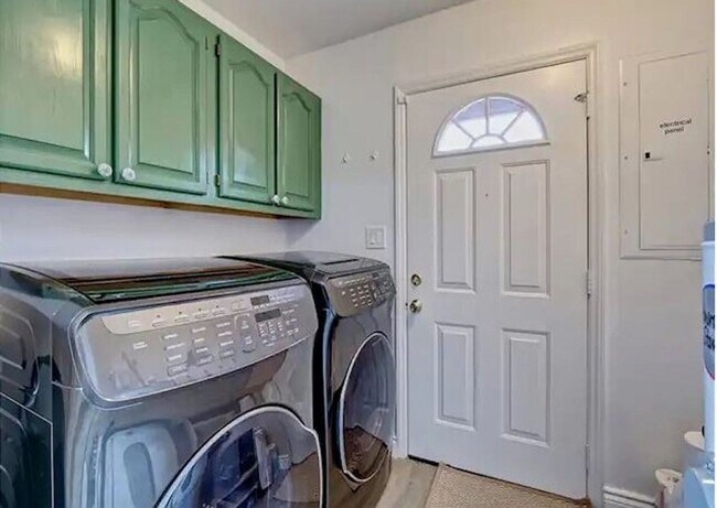 Building Photo - LAVISHLY FURNISHED PIRATE-THEMED OFF-SEASON BEACH GETAWAY