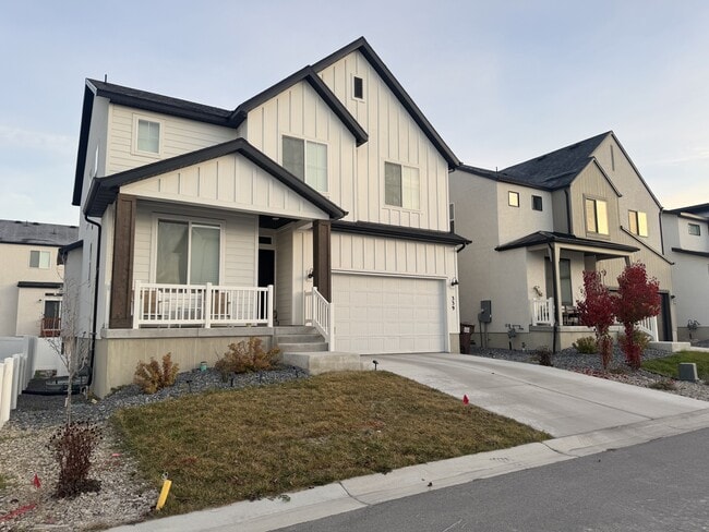 Primary Photo - 339 East Mistilake