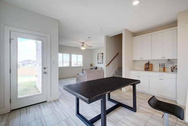 Building Photo - 413 White Steppe Way