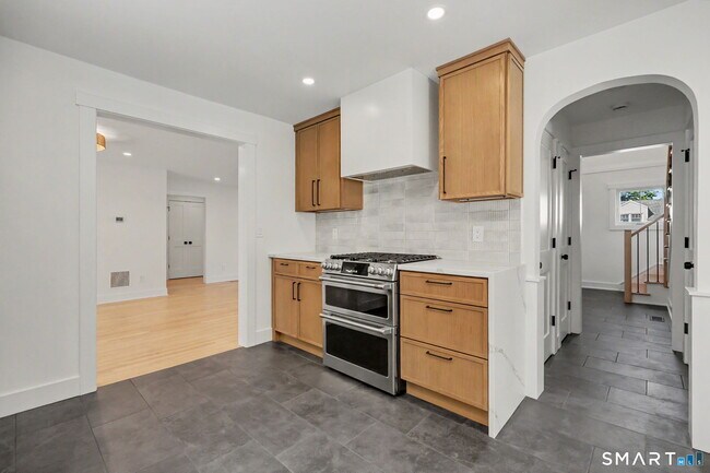Building Photo - 91 Lockwood Rd