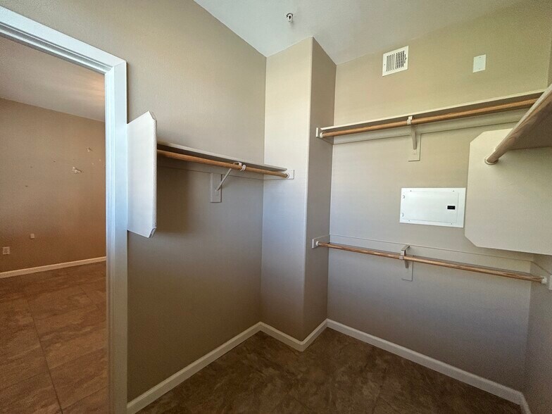 Building Photo - 6605 N 93rd Ave