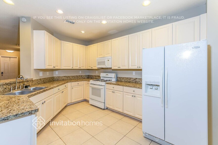 Building Photo - 375 Columbus St