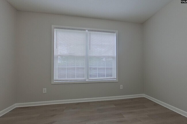 Building Photo - 404 Castle Ridge Dr