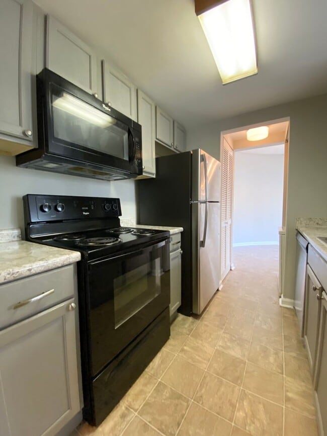 Building Photo - wh212