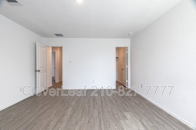 Building Photo - 2822 Millikan Dr