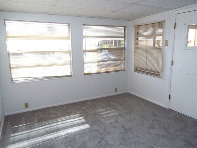 Building Photo - 1556 Council Dr