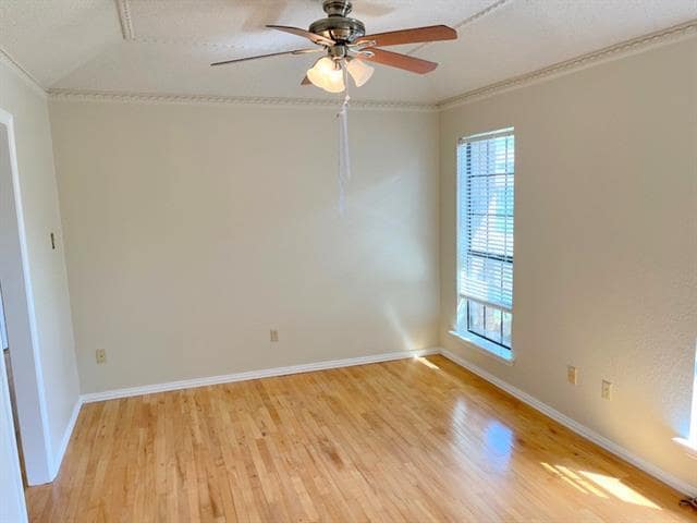 Building Photo - 2226 Fall River Dr