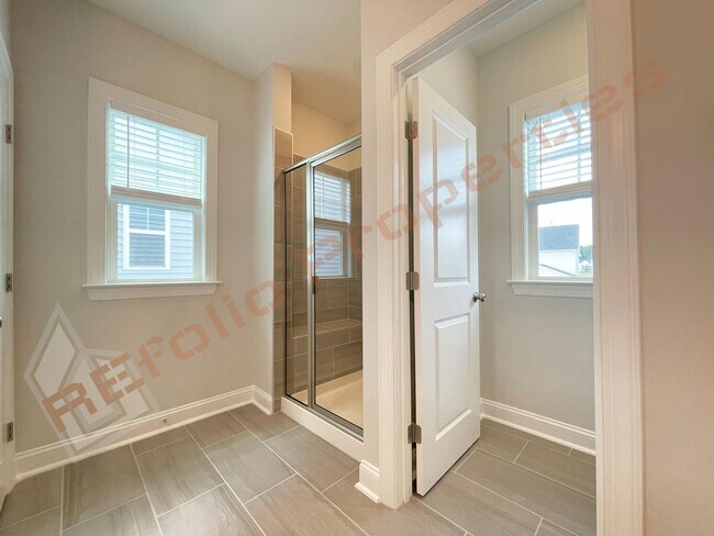 Building Photo - 105 Moraine Ct