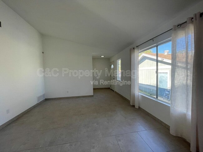 Building Photo - 851 Fulton Rd