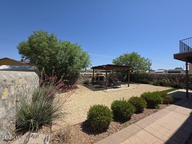 Building Photo - 12867 Hidden Grove Dr