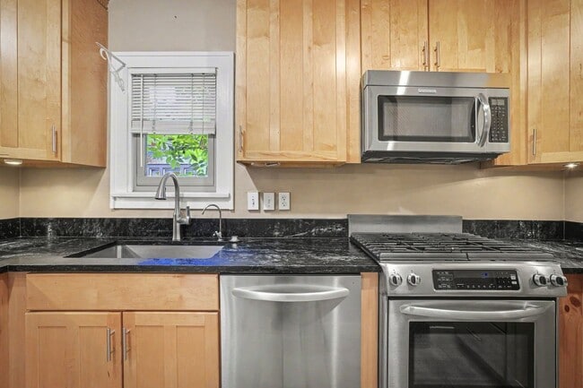 Building Photo - Charming Platte Park Bungalow Just Steps from South Pearl Street
