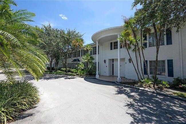 Building Photo - 2191 NE 68th St