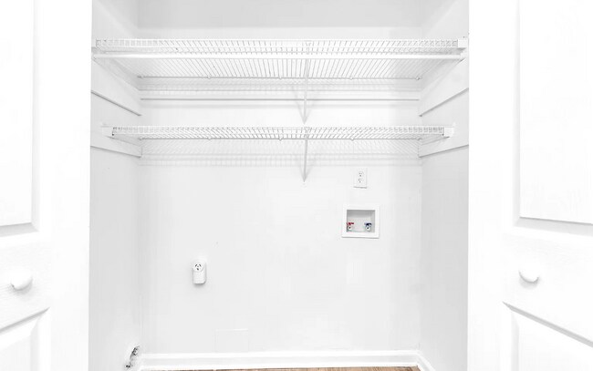 Building Photo - 2919 Normandy Dr