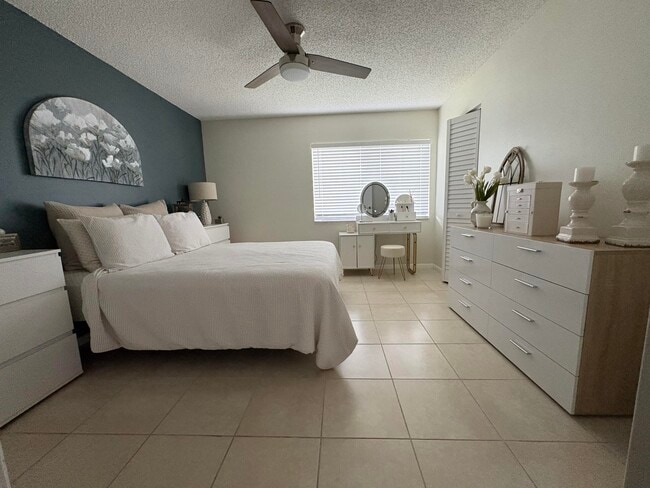 Building Photo - 330 Knotty Pine Cir