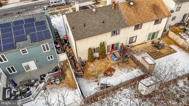 Building Photo - 8 Dickenson Dr