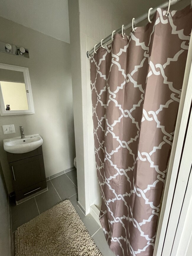 Building Photo - 5979 Meadow Ln