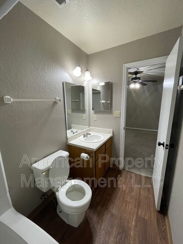 Building Photo - 13120 E 44th St