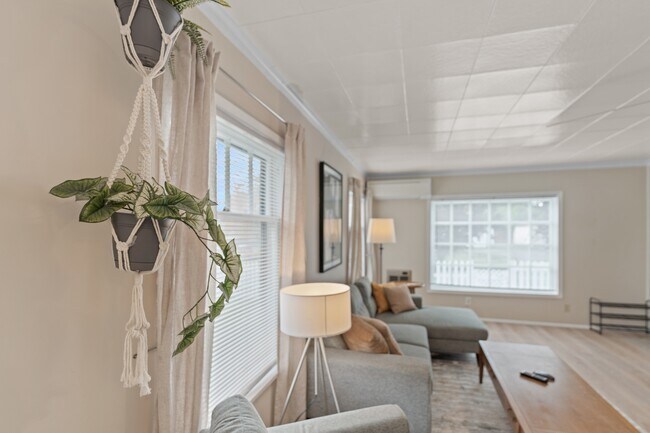 Building Photo - 1612 E 29th St