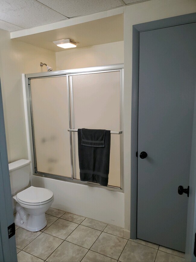 Building Photo - 2365 Delight Ct