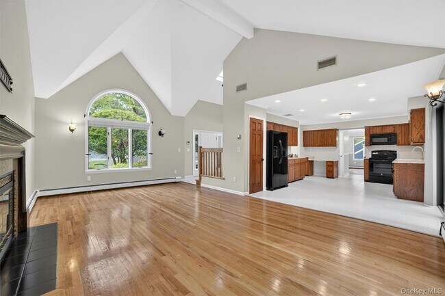 Building Photo - 28 Lakeview Dr