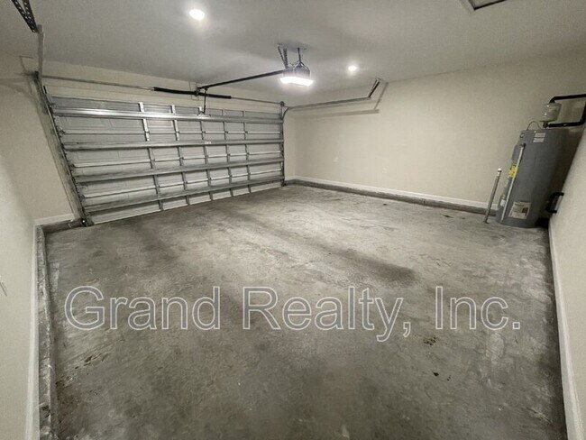 Building Photo - 4019 Brittany Ln