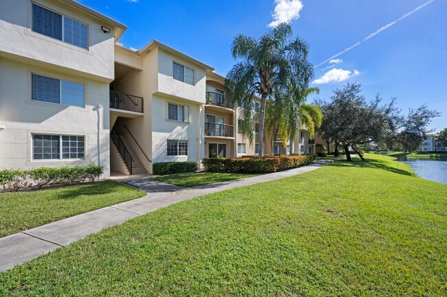 Building Photo - 500 Crestwood Ct N
