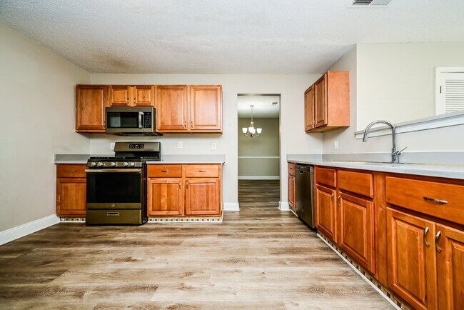 Building Photo - 6686 Pole Creek Dr